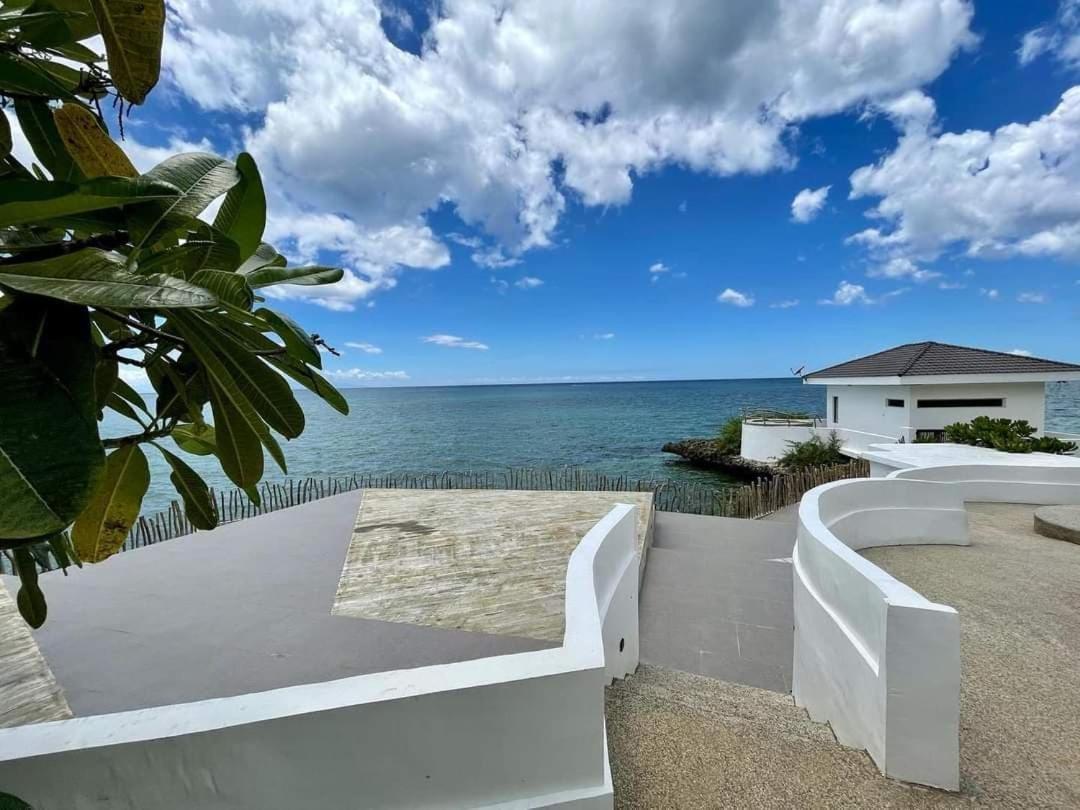 Cebu R Resort Tabuelan Bagian luar foto