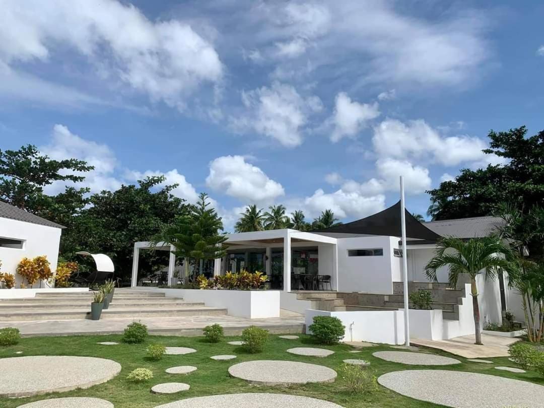 Cebu R Resort Tabuelan Bagian luar foto